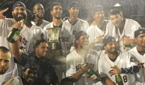 Panameños quedan campeones antes de la llegada del huracán Florence