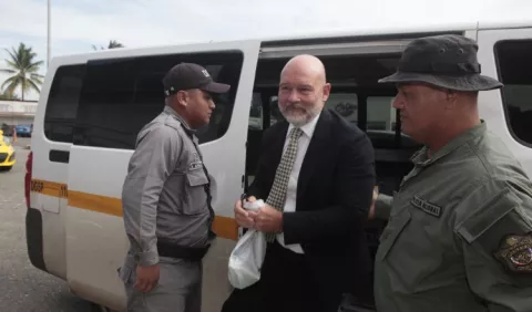 Gustavo Pérez aclara que sufrió presiones  