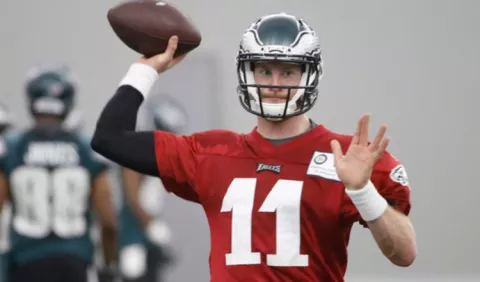 Carson Wentz ya puede jugar