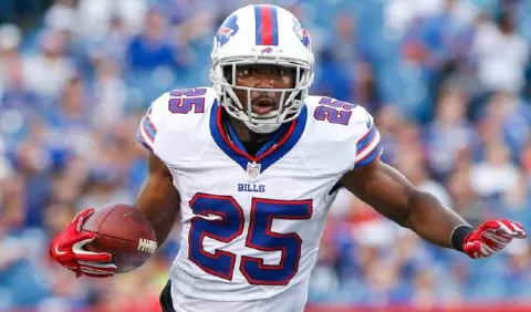 Jugador de la NFL pide que desestimen demanda de su ex