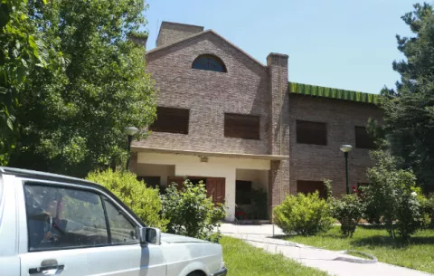 Allanan escuela católica en Argentina por abusos contra menores
