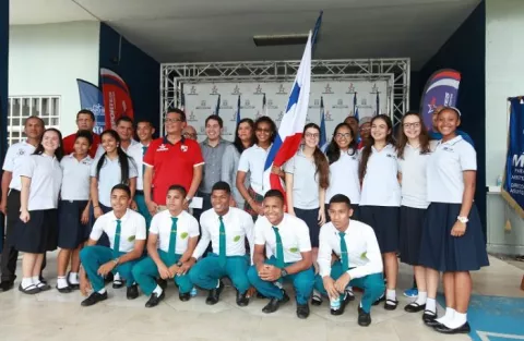 Melody Roseman recibe la bandera panameña para los Juegos Codicader