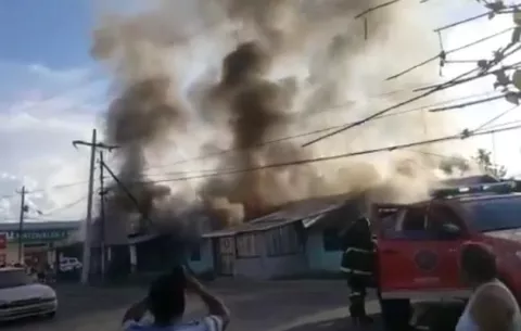 Incendio consume barracas en Bocas del Toro