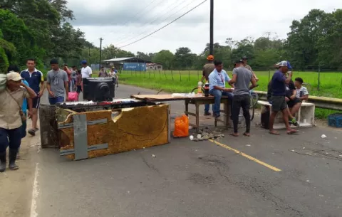 Bocas del Toro con cierres de vías para reclamar la construcción de nuevo hospital 