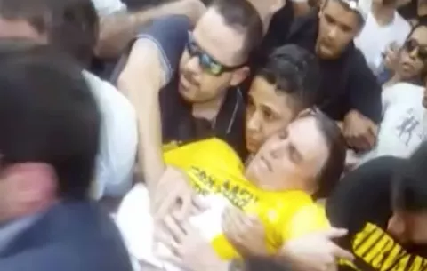 Bolsonaro acuchillado en Brasil sigue en cuidados intensivos