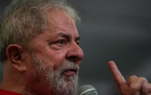 Lula debe ser sustituido en Brasil como candidato presidencial este martes 