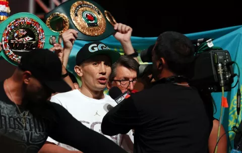 Golovkin y 'Canelo' protagonizan tenso careo en el pesaje 
