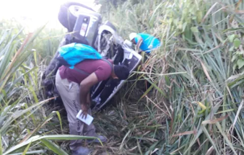 Conductor que se volcó en Rosario de Capira vive para contarlo
