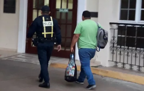 Ordenan reporte periódico como medida cautelar a conductor de bus David -Santiago