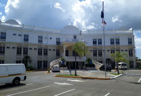 Mandan a la cárcel a chiricano de 22 años por golpear a su madre