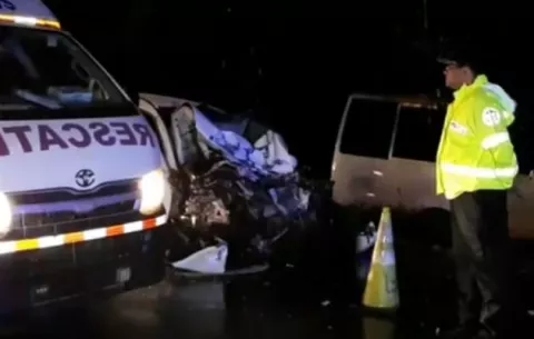 Identifican a víctimas de accidente entre automóvil y bus en San Andrés de Chiriquí