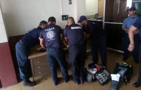 Bomberos salvan la vida de una bebé en la ciudad de Chitré