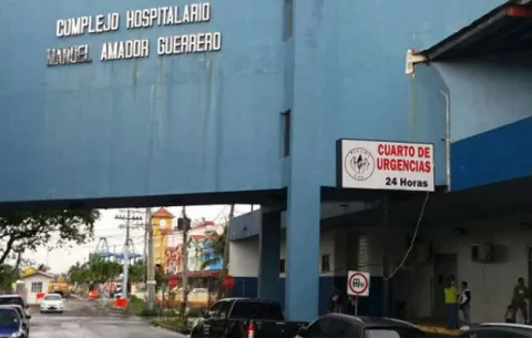 Disparos en Colón alcanzan a mujer en un campo de juego 