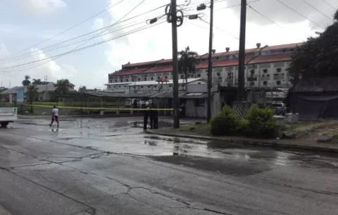 Policía realiza operativo en busca de armas en centro penitenciario de Colón 