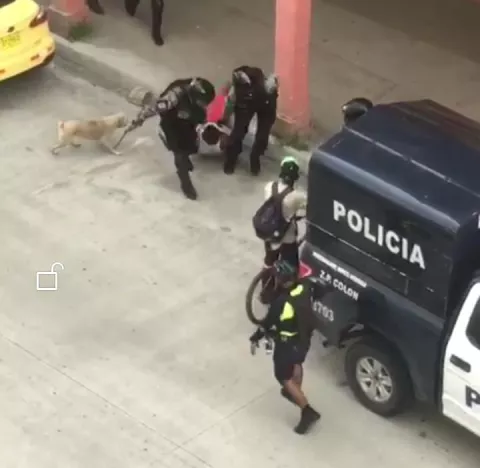 Le soltaron plomo y objetos contundentes a la policía en Colón