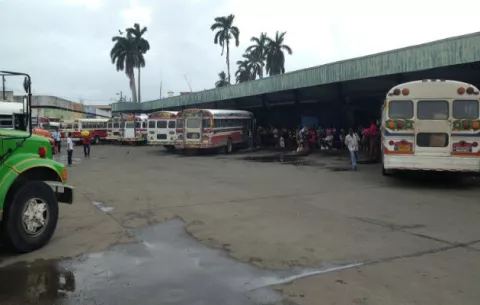 Delincuentes le roban a pasajeros en la terminal de Colón