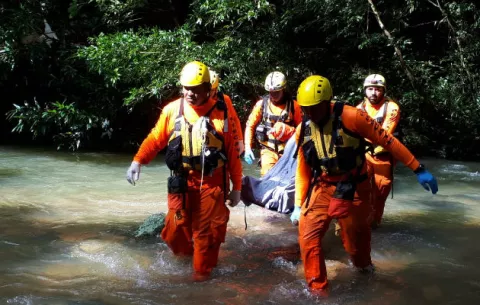 Encuentran cuerpo sin vida de docente arrastrada por cabeza de agua en la comarca Ngäbe Buglé
