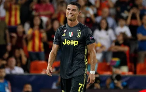 Cristiano Ronaldo llora, pero la Juventus sale a flote en Valencia