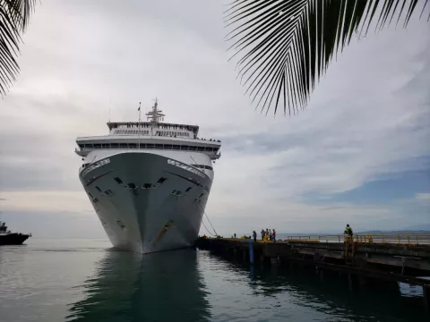 Atraca tercer crucero en Puerto Limón