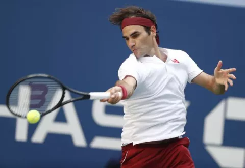 Federer avanza a octavos, mientras que Kerber cae eliminada en el US Open