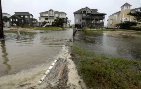 Llegada de Florence con elevado riesgo de inundaciones en Estados Unidos