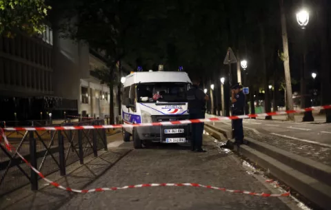 Jugadores de petanca detuvieron al hombre que atacó a varias personas en Francia