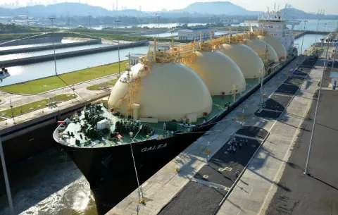 Guerra comercial entre Estados Unidos y China podría dejar un efecto negativo en el Canal de Panamá