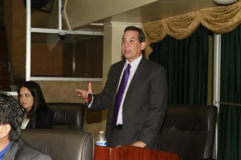 Diputado Iván Picota denuncia amenazas por ley que creará base de datos de pedófilos