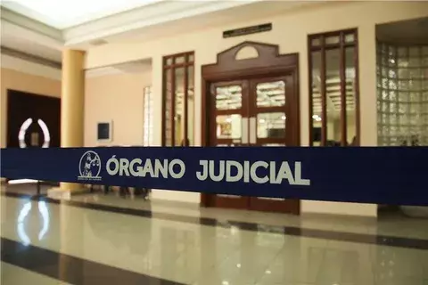 Harry Díaz suspende proceso contra diputado Mario Lázarus tras acuerdo económico
