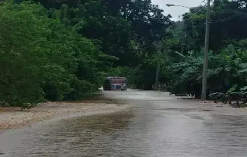 Lluvias y mal tiempo provocan inundaciones varias zonas de la costa Arriba de Colón 