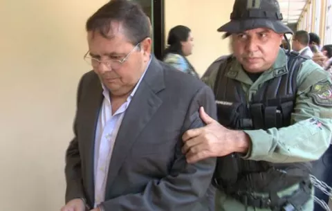 Condenan a 8 años de prisión a exdirector de Ingresos, Luis Cucalón 