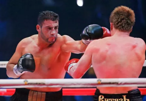 ¡Escándalo! Campeón de boxeo no pasa una prueba antidopaje y se cae la pelea