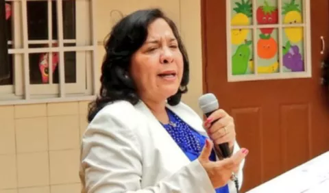 Marcela Paredes de Vásquez  sigue dando órdenes en el Meduca