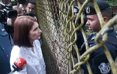 Citan a Marta Linares de Martinelli al Avesa. 'Es persecución política', Luis Eduardo Camacho