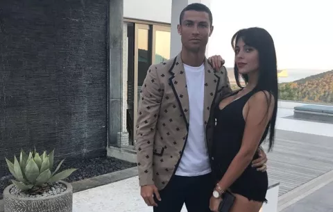 Acusan a Georgina de olvidarse de su familia; Cristiano está indignado