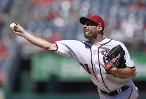 Max Scherzer alcanza cinco temporadas con más de 250 ponches