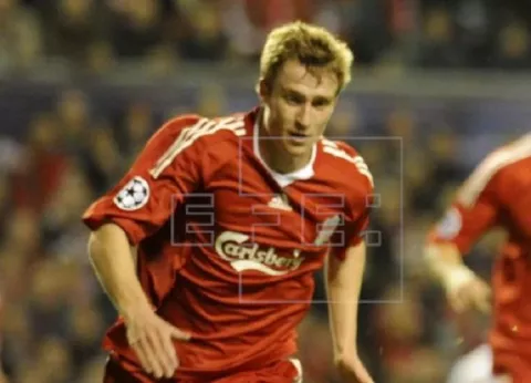 Enfermedad de la motoneurona obliga a ex jugador del Liverpool a retirarse