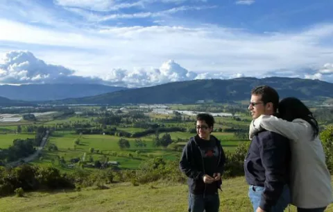 Los turistas rurales séniors aprecian practicar turismo rural acompañados de la pareja