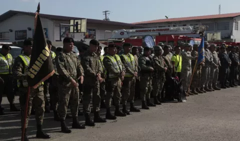 Compra de uniformes policiales favorecería a allegados a Juan Carlos Varela