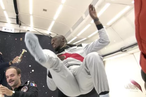 Usain Bolt también vence a la gravedad