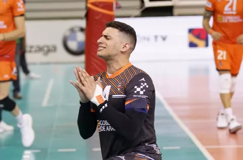 ¡Horror! Jugador de voleibol fue hallado muerto en su casa