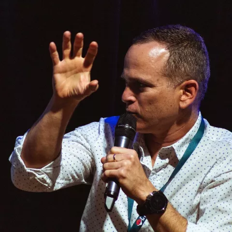 Ilan Shatz: “La gente con plata tiene cero interés en la investigación local” 