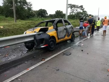 Un muerto tras accidente y posterior incendio de un auto en el corredor norte