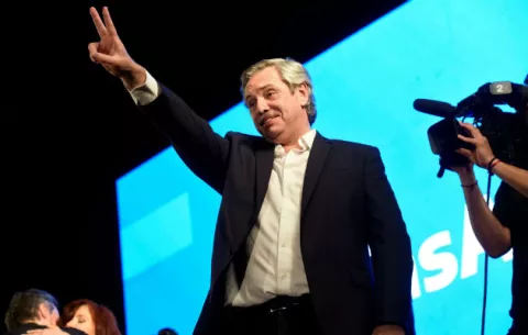 Jair Bolsonaro dice que Argentina hizo "mala elección" y no felicitará a Alberto Fernández
