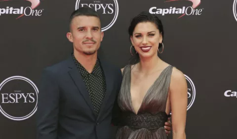 Delantera de Estados Unidos, Alex Morgan anuncia que espera su primer hijo
