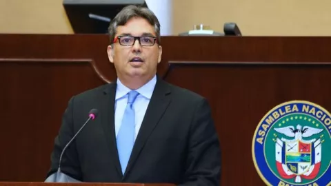 Ítalo Antinori: Destitución de Alfredo Castillero Hoyos como defensor del pueblo es legal