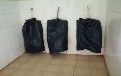 Padres de familia de la escuela Guillermo Andreve bloquearon la vía frente al centro escolar
