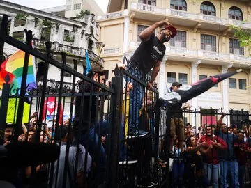Nuevas reyertas en la Asamblea Nacional durante protesta en contra de reforma constitucional 