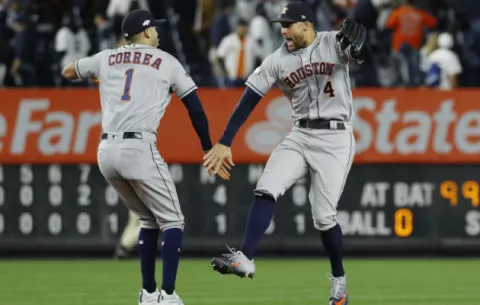 Houston doblega a los Yanquis y se pone a dos victorias para la Serie Mundial