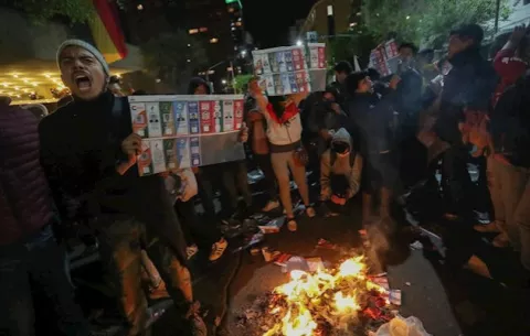 La violencia se extiende en Bolivia mientras se espera el resultado electoral